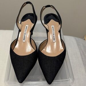 Manolo Blahnik Blue Denim Pointed Heels.  SZ 38